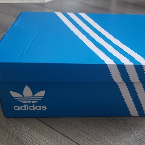 Adidas Superstar Sneakers - Picture 5 of 7